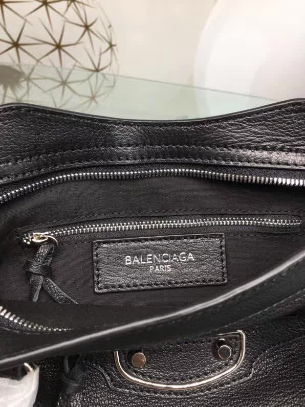 BALENCIAG巴黎世家 原單品質 經典代表作機車包 山羊皮銀邊款 可手提單肩斜跨  BL1050